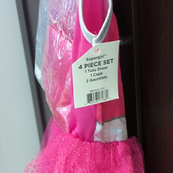 Supergirl 4 Piece Superhero Pink and Silver Kids Costume - Size 3-4T NWT - Picture 4 of 4